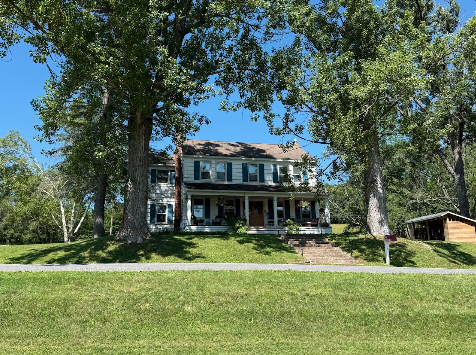 Borderless Mountaintop Chalet